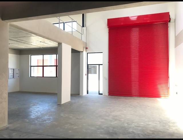 300M² WAREHOUSE TO LET IN GLEN ANIL